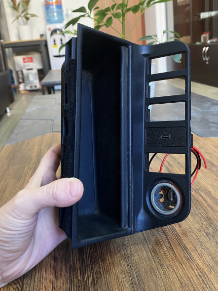 Блок зарядки USB-C 65W для BMW E36 в Ульяновске