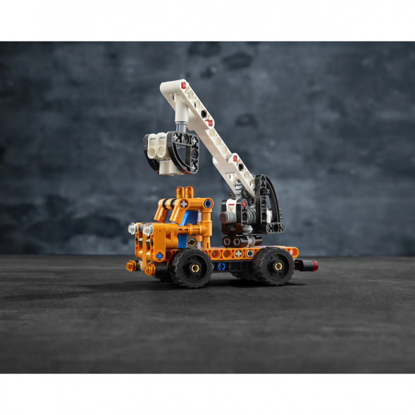 Конструктор LEGO Technic 42088 Ремонтный автокран в Ульяновске