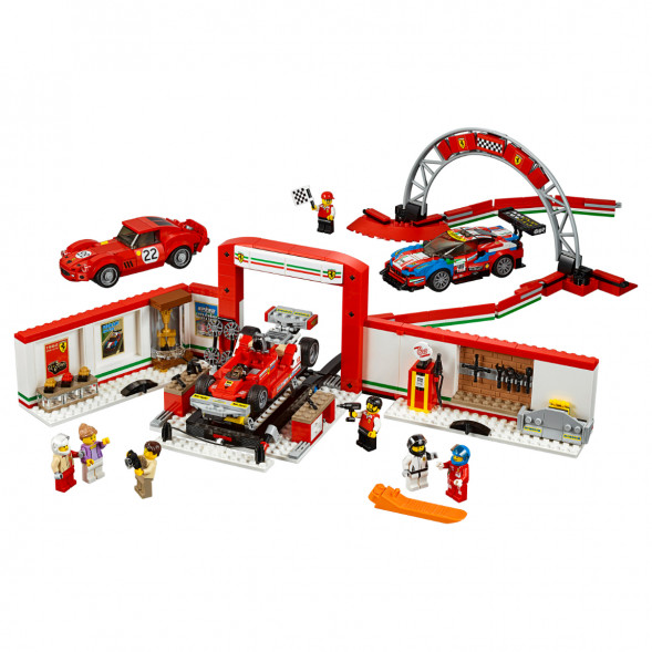 Конструктор LEGO Speed Champions 75889 Гараж Ferrari в Ульяновске
