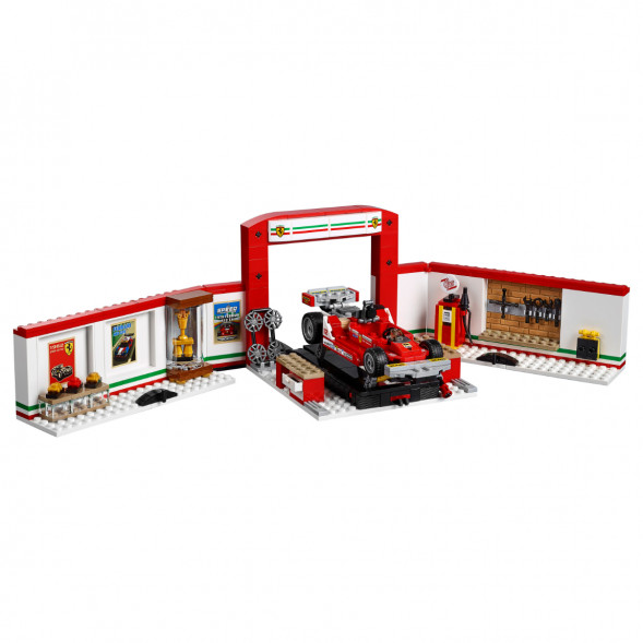Конструктор LEGO Speed Champions 75889 Гараж Ferrari в Ульяновске