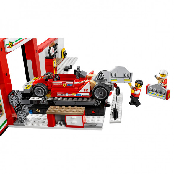 Конструктор LEGO Speed Champions 75889 Гараж Ferrari в Ульяновске